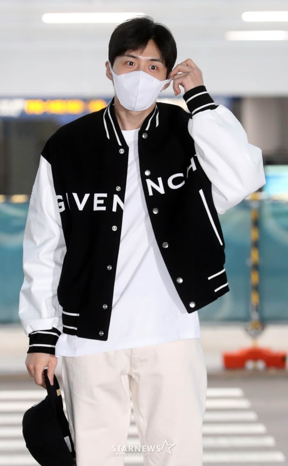 지방시 레더 바시티 자켓 상품이미지5