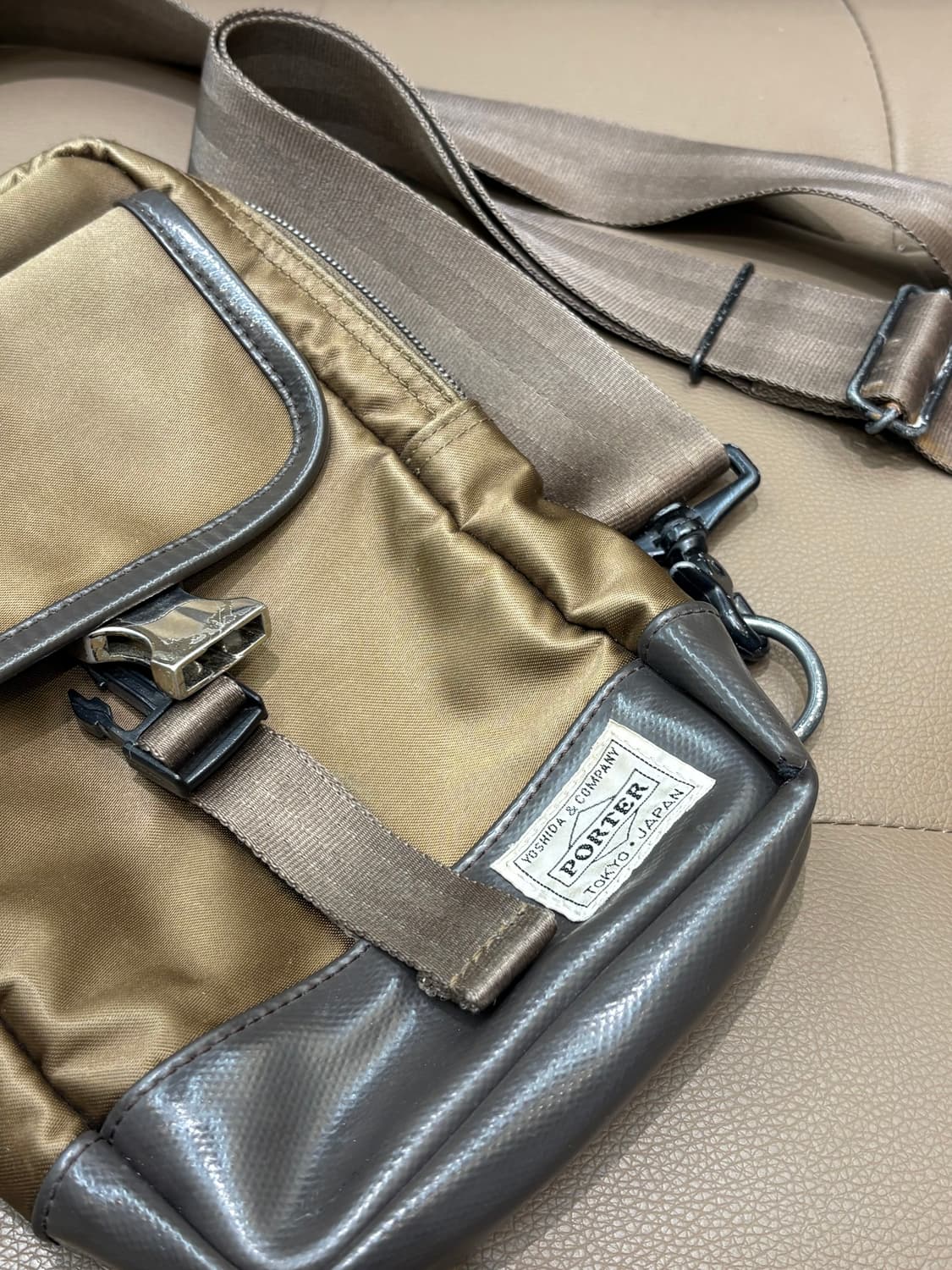 포터 x 삭스 바 슬링백 상품이미지2