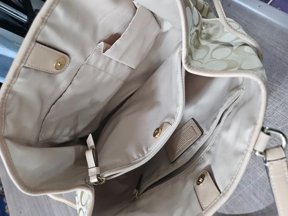 COACH 코치 시그니처 자가드 숄더백 상품이미지5