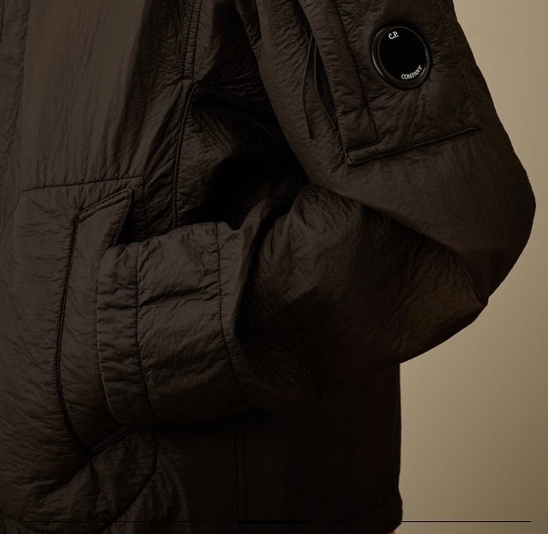 CP컴퍼니 펠트로 바이 필름 숏 자켓 블랙 판매합니다 상품이미지2