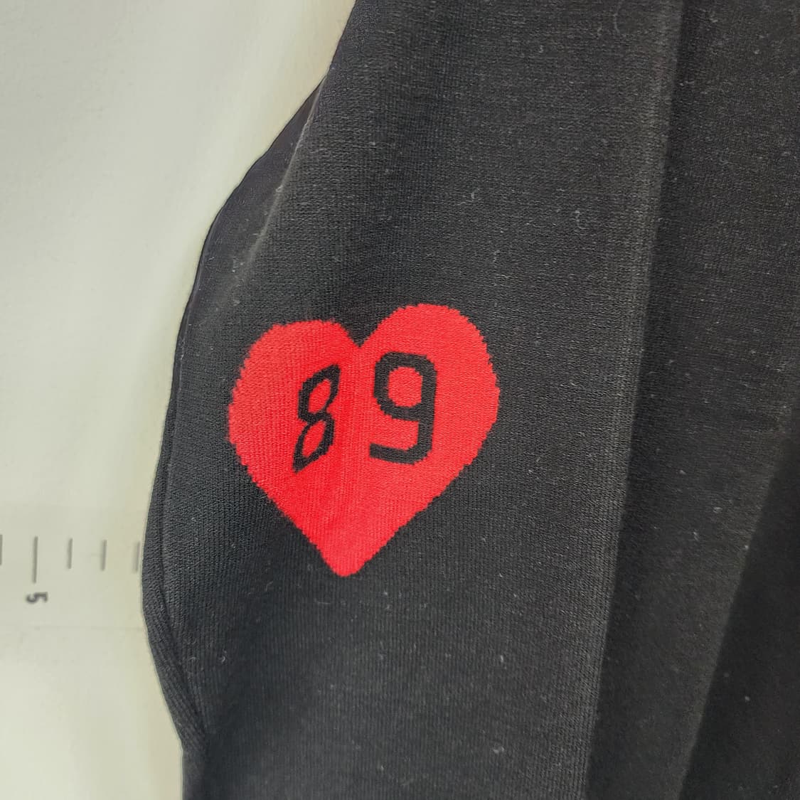 파리게이츠 하트 블랙 니트 상품이미지3