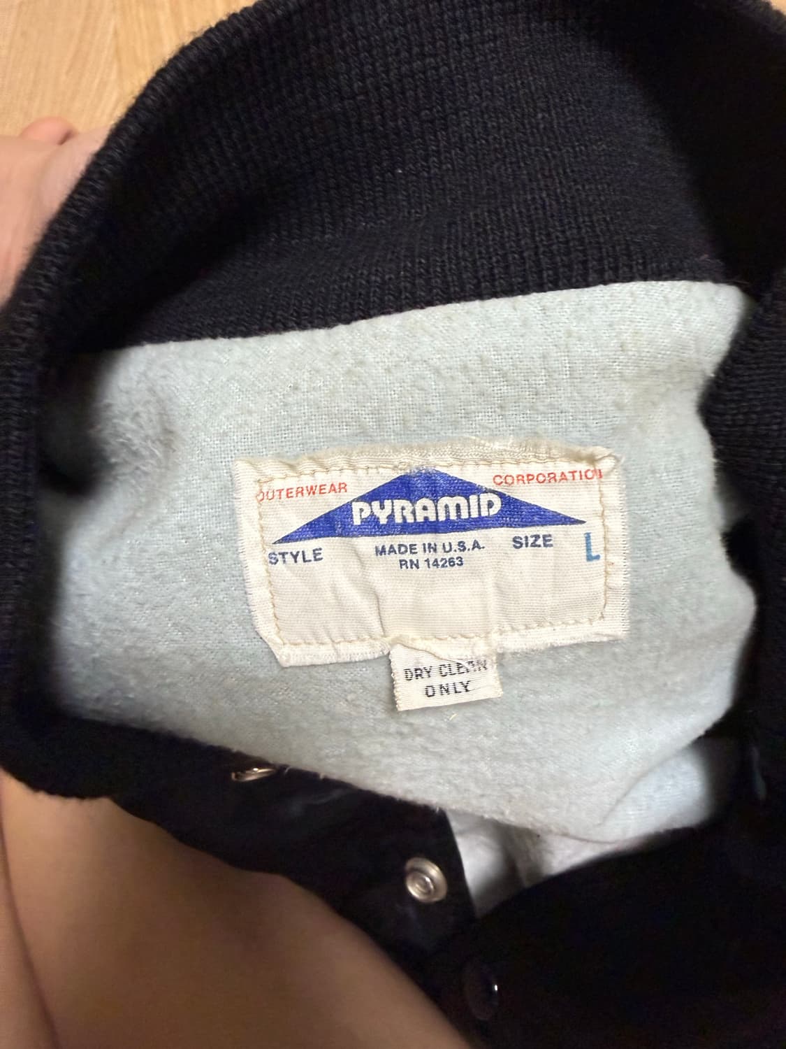 80s MTV 블랙 새틴 봄버 자켓 상품이미지3