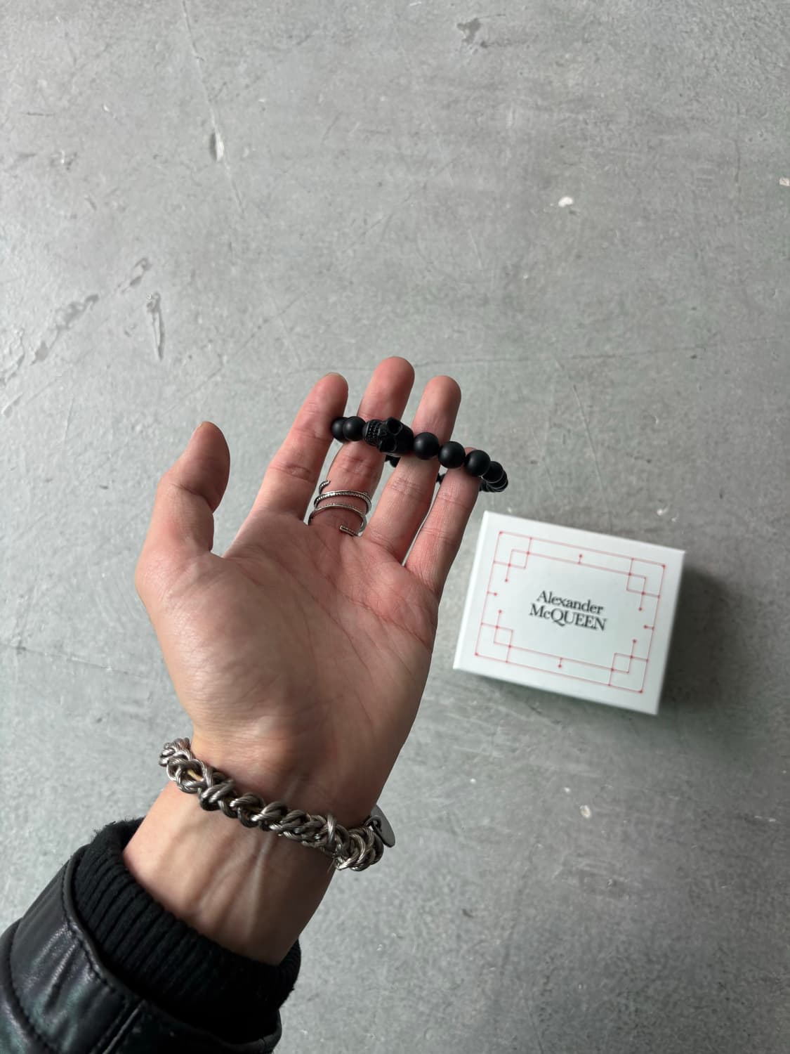 알렉산더 맥퀸 스컬 브레이슬릿 상품이미지3