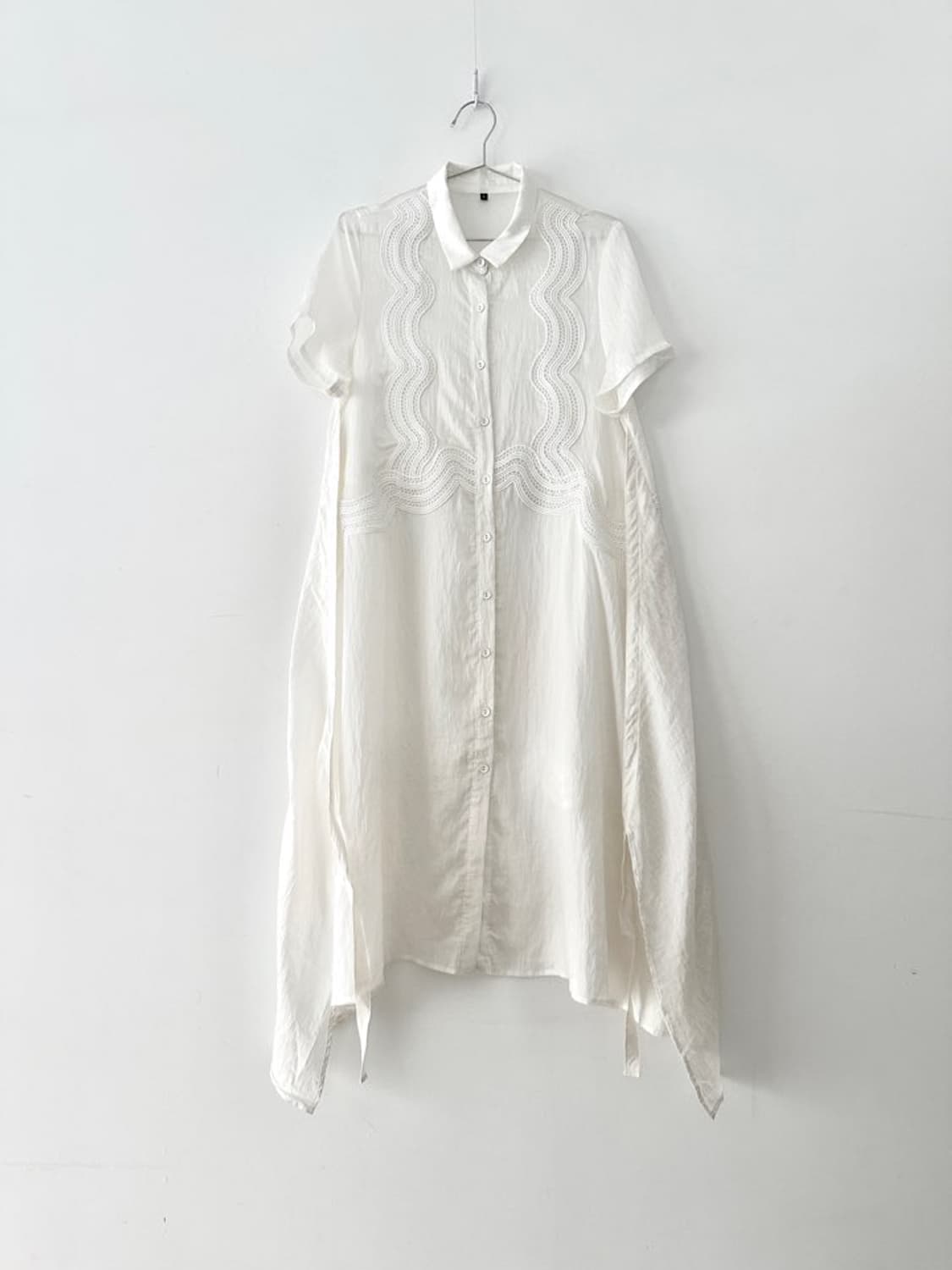 Wave embroidery layered top & ops  상품이미지1
