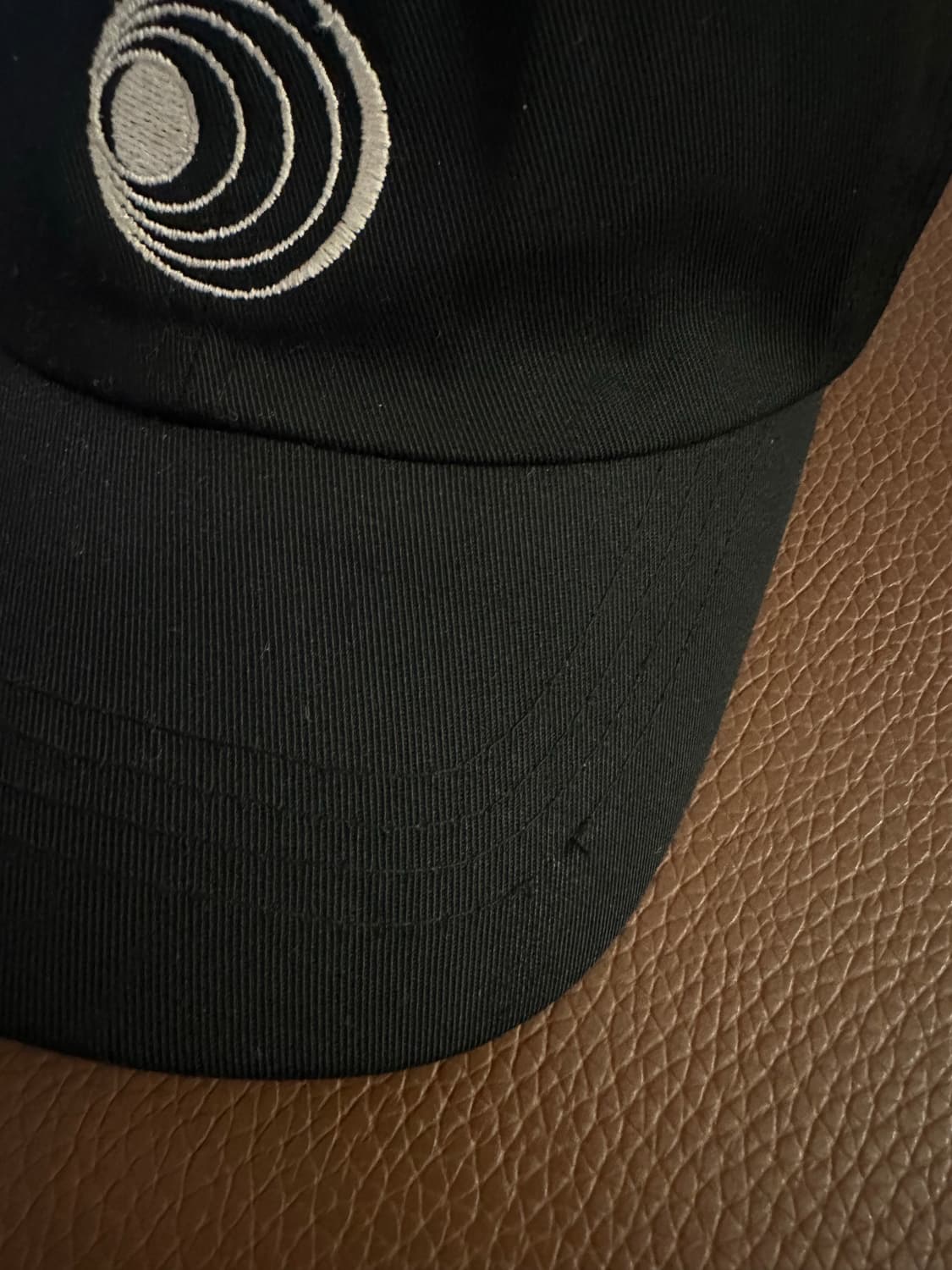 Unaffected 블랙 볼캡입니다 상품이미지2