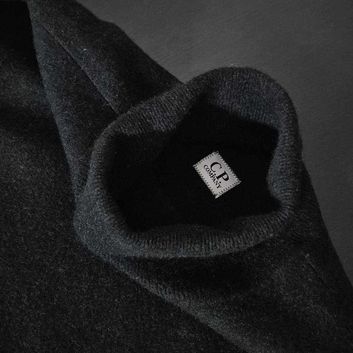 C.P. 컴퍼니 렌즈 니트 터틀넥 100사이즈 상품이미지3