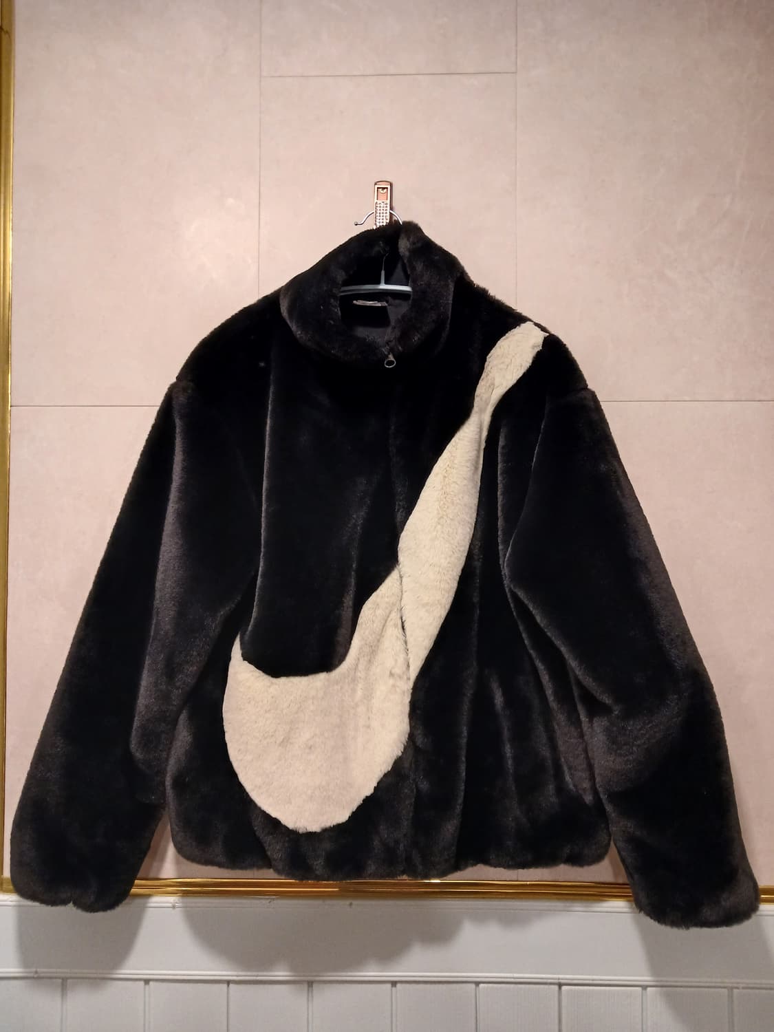 나이키 스우시 정품 여성 퍼 자켓 S 사이즈 상품이미지1