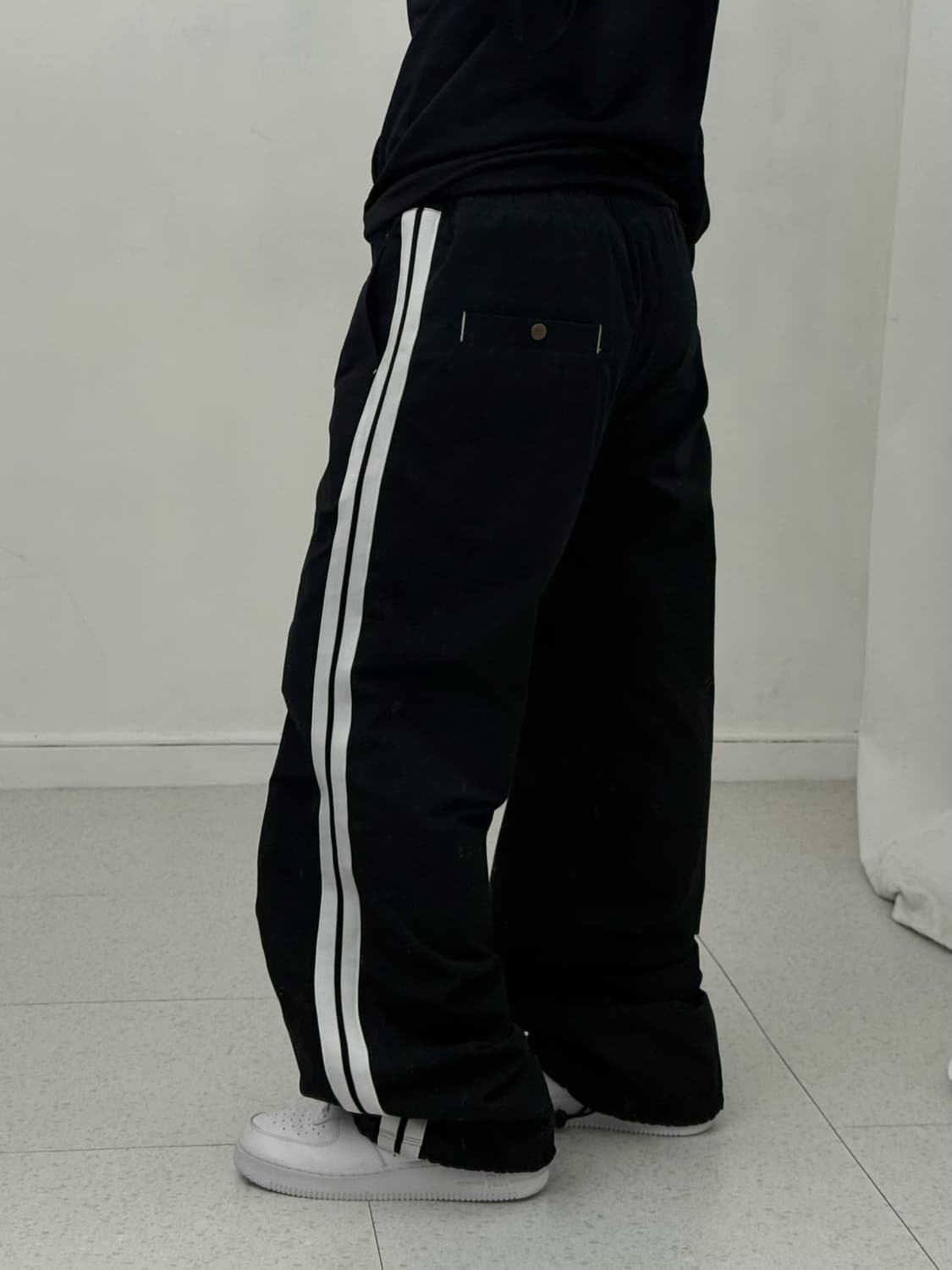 나이키 블랙 트랙팬츠 상품이미지3