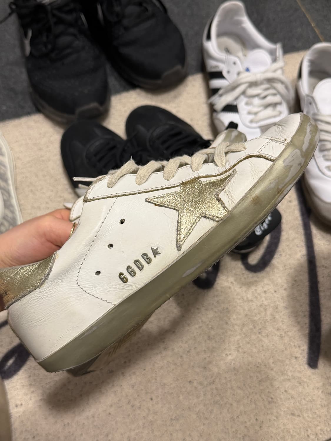 골든구스 슈퍼스타 화이트 스니커즈 상품이미지3