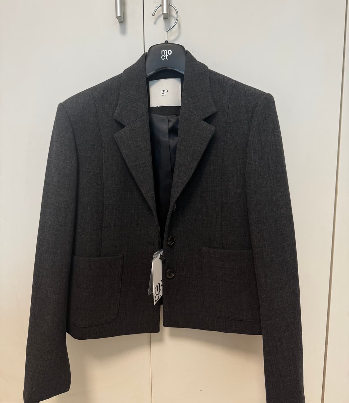 MOAT 모우트 3버튼 크롭 자켓 (더스트 그레이) 상품이미지3