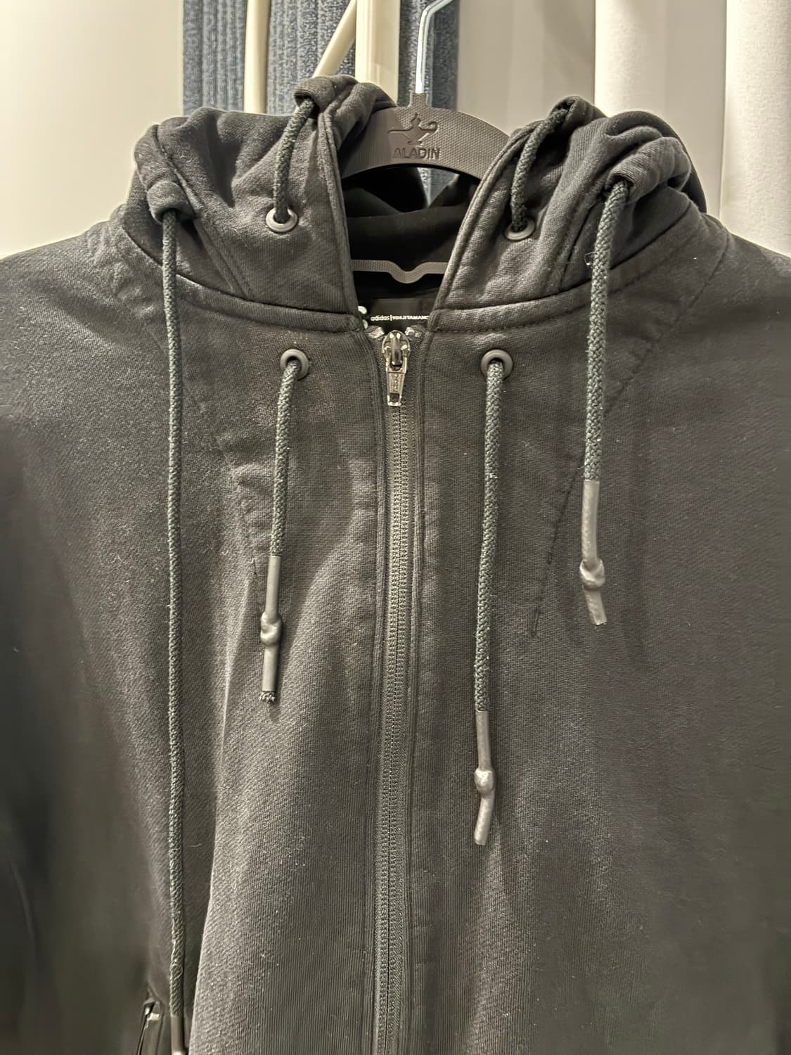 Y-3 디컨스트럭티드 후드티 상품이미지2