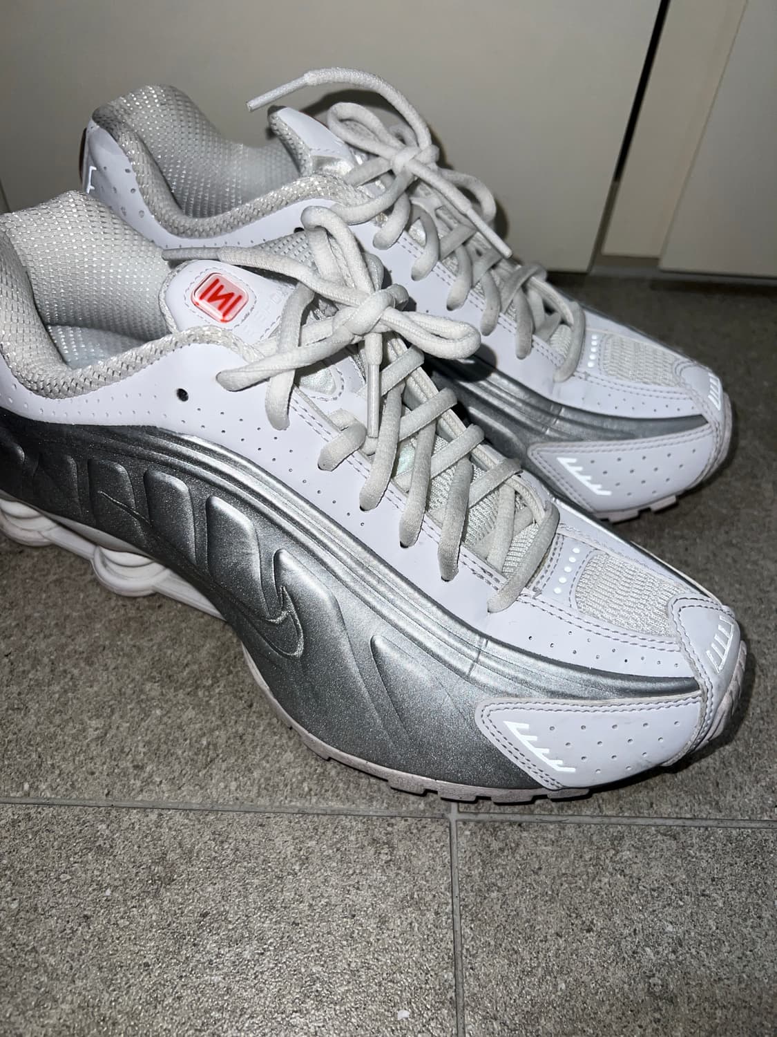 나이키 샥스 nike shox r4 화이트 메탈릭실버 상품이미지3