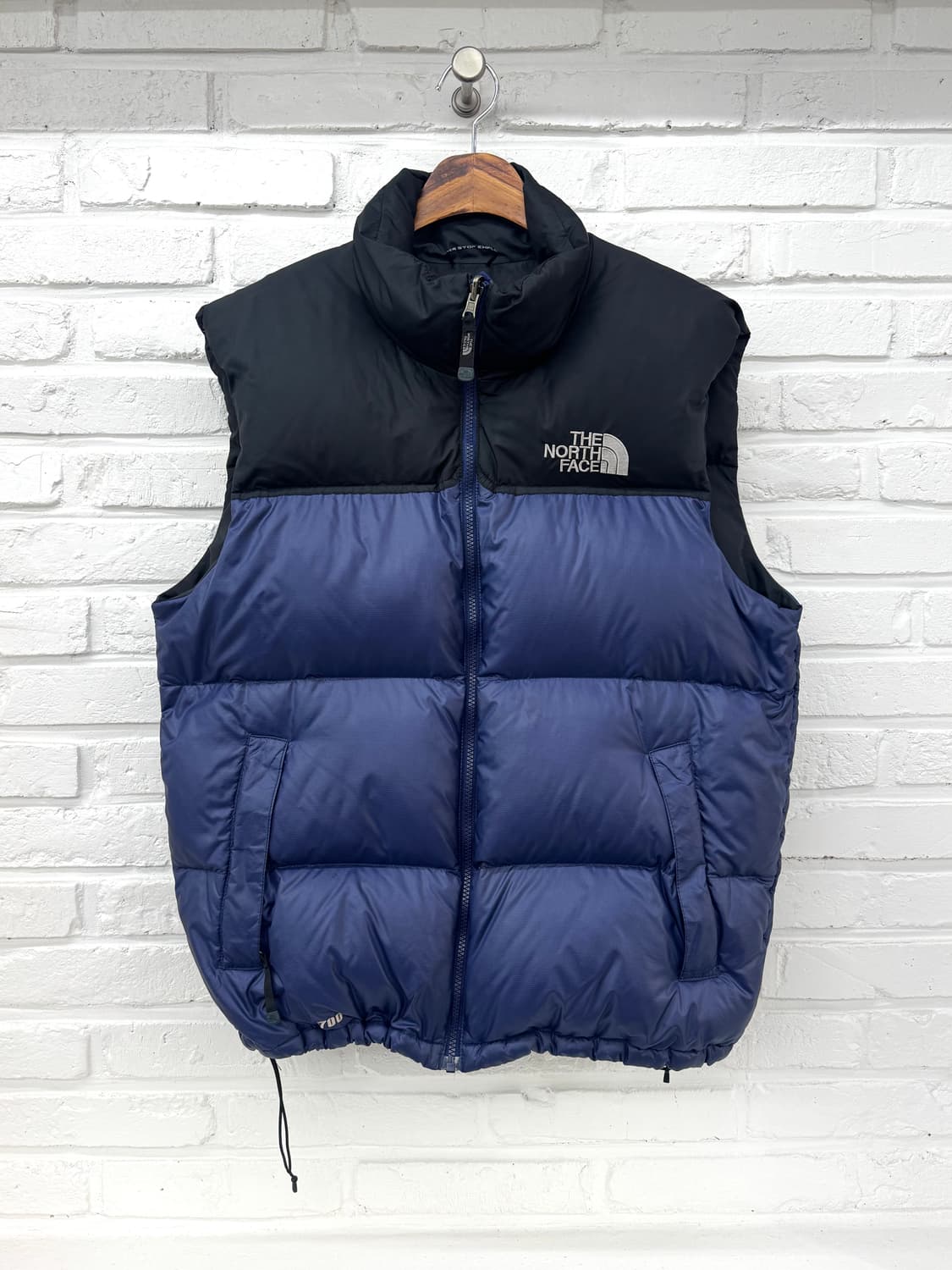 노스페이스 블루 눕시 700 패딩조끼 상품이미지3