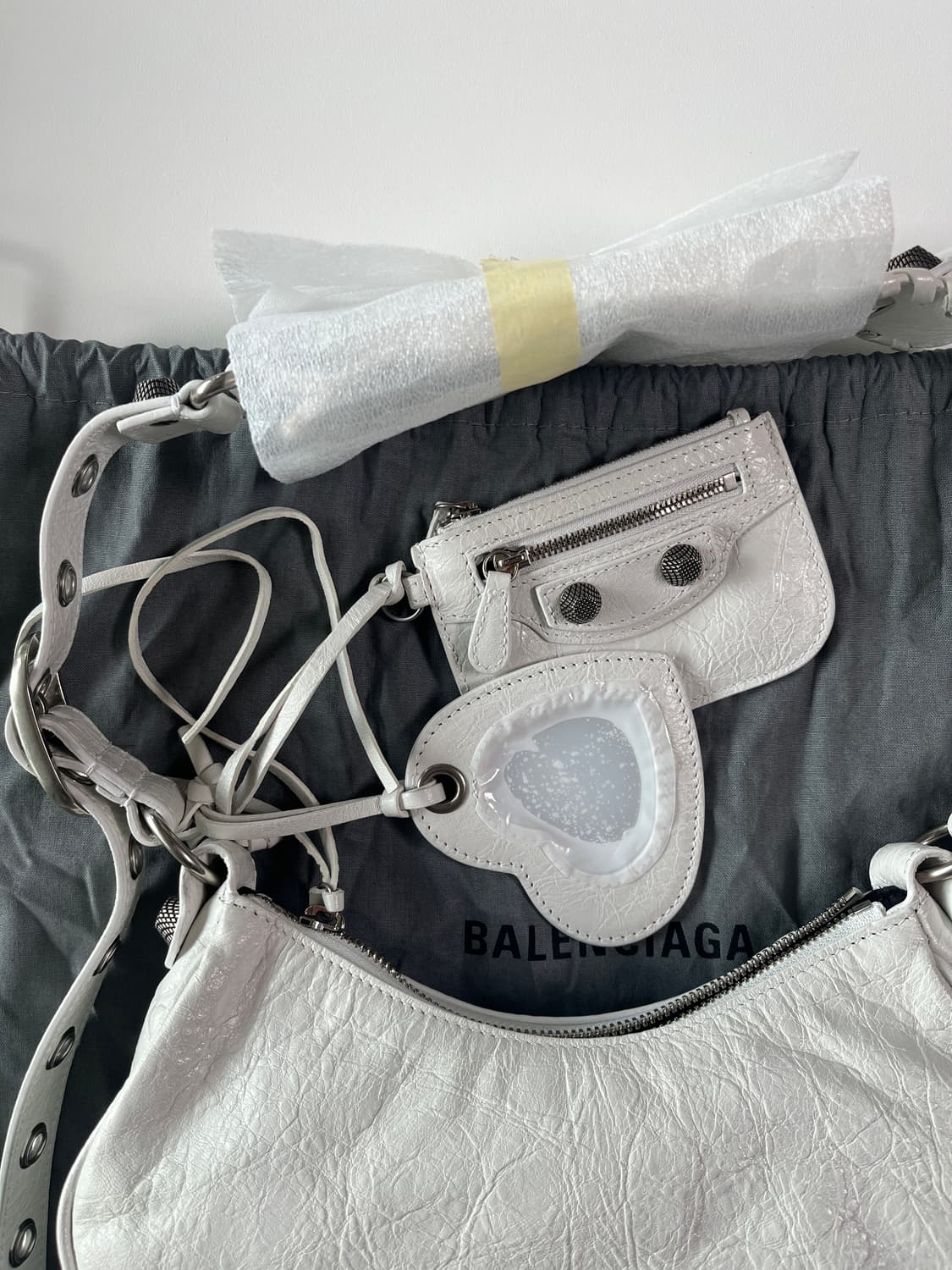 (새상품)발렌시아가 아레나 램스킨 르카골 XS 화이트 상품이미지3