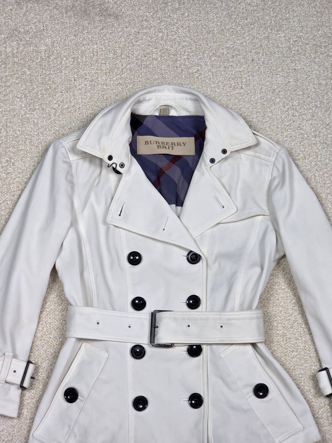 [버버리] 브릿 코튼 스판 페플럼 숏 트렌치 코트 | A00176 상품이미지2