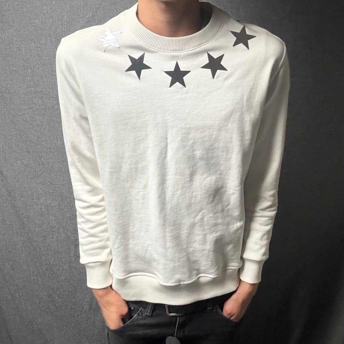 Givenchy 지방시 스타 패치 맨투맨 상품이미지3