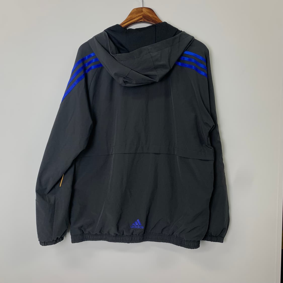 아디다스 빅로고 차콜 바람막이 상품이미지3