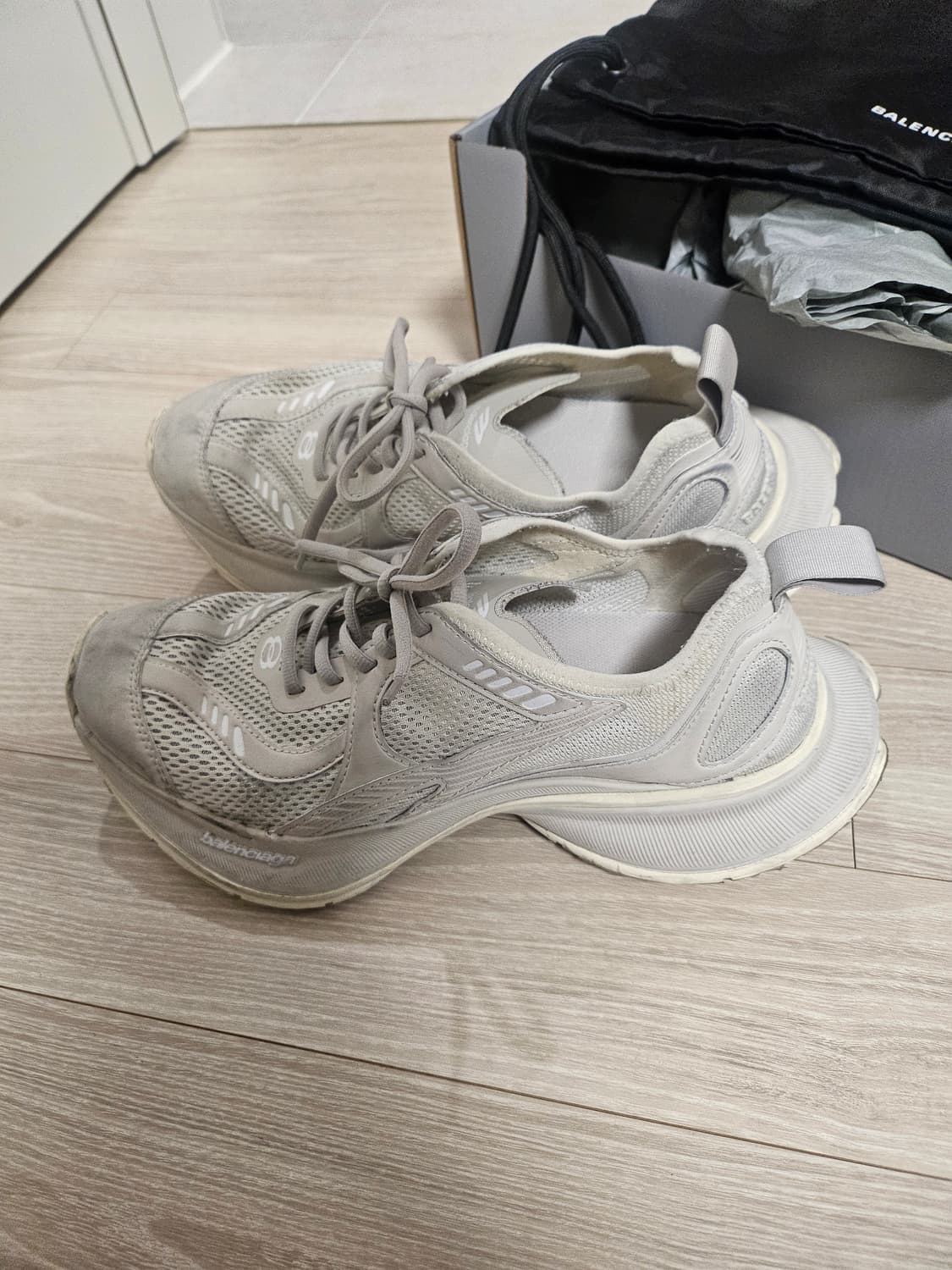 발렌시아가 서킷 베이지 40사이즈 상품이미지4