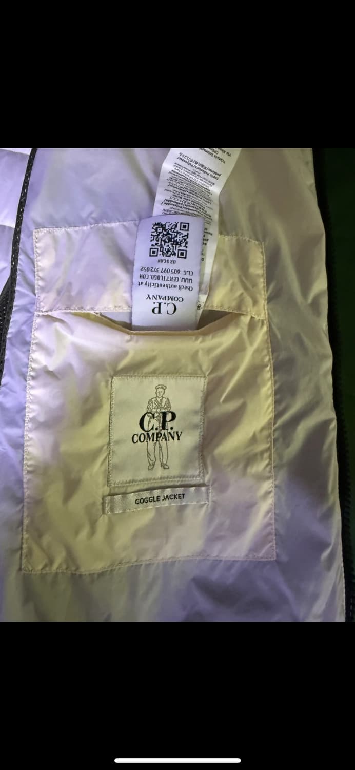 Cp컴퍼니 고글 경량패딩 상품이미지6
