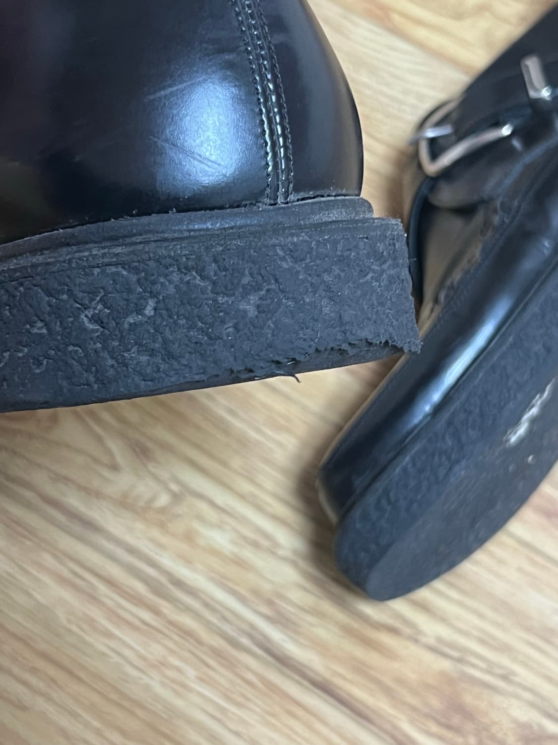 14f/w 생로랑 싱글몽크 레더 클리퍼 41사이즈 팝니다. 상품이미지5