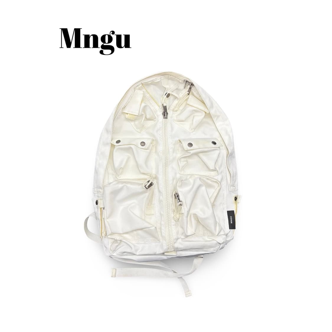 MNGU 화이트 포켓 백팩 상품이미지1