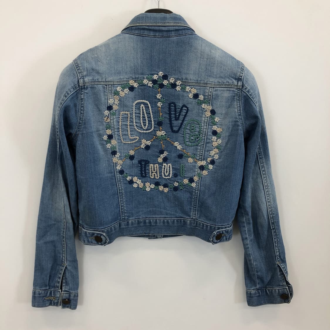 써스데이아일랜드 크롭 데님자켓 85 상품이미지4