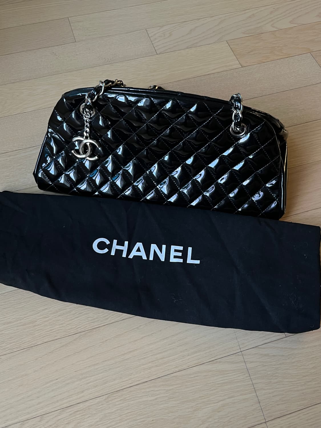 00s Chanel 샤넬 마드모아젤 페이던트 퀼팅백 상품이미지1
