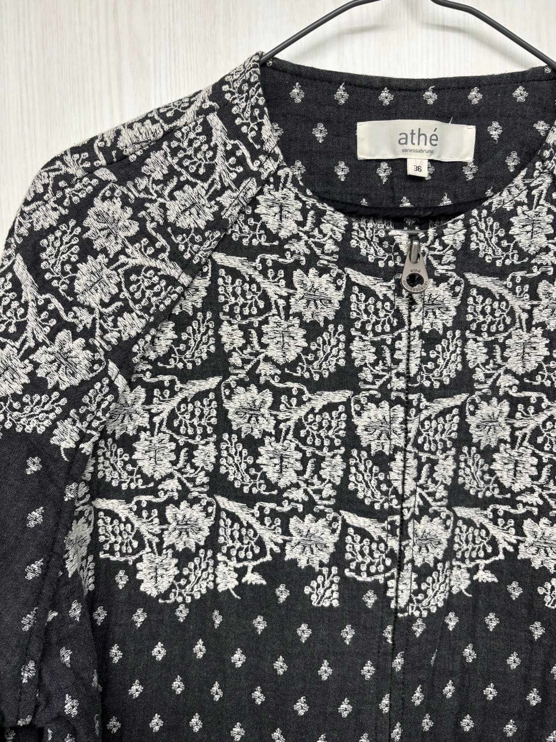 아떼 바네사브루노 자수 자켓 상품이미지2