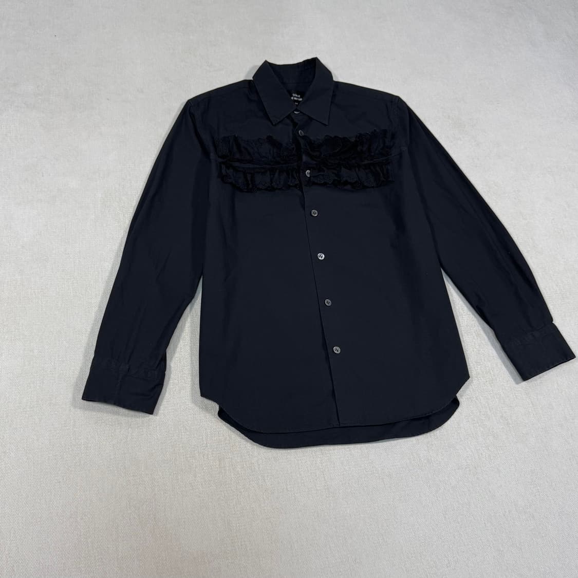 Ruffle Black Shirt  상품이미지2