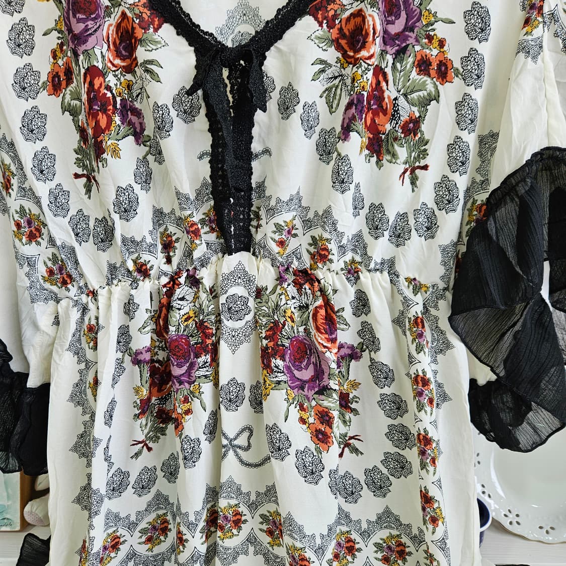 엑시즈팜(Axes Femme) 앤틱 플라워 레이스 쉬폰 블라우스 상품이미지3