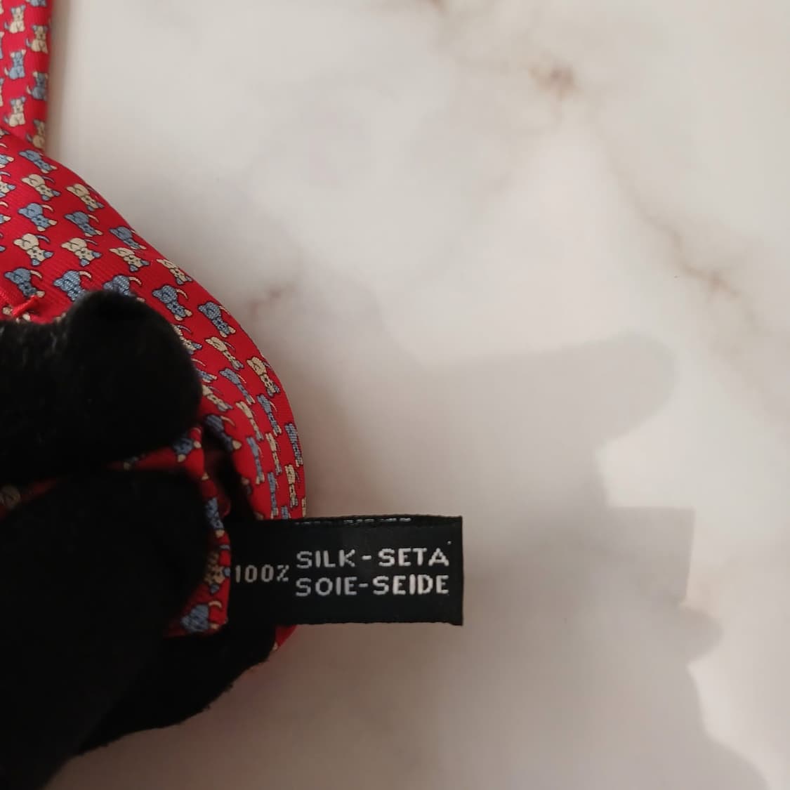 페라가모 실크 레드 강아지 패턴 넥타이 8.5cm A+등급 A18886
 상품이미지8