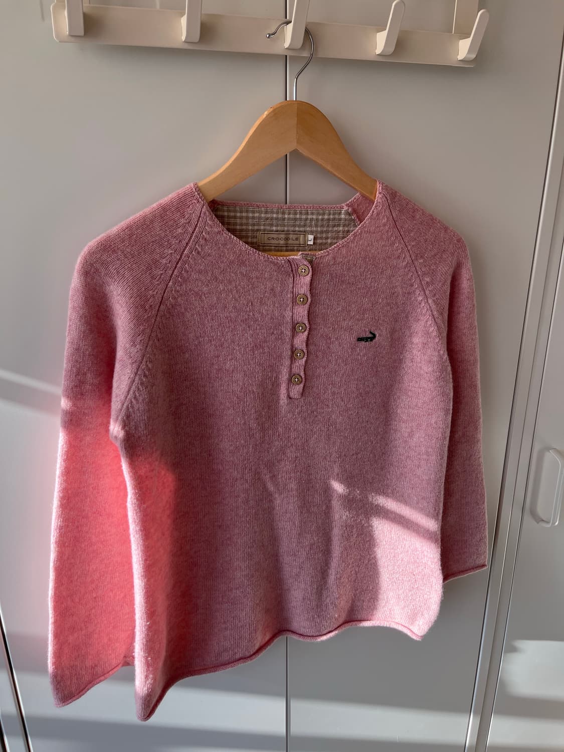 크로커다일 우드단추 연분홍 울니트 상품이미지5