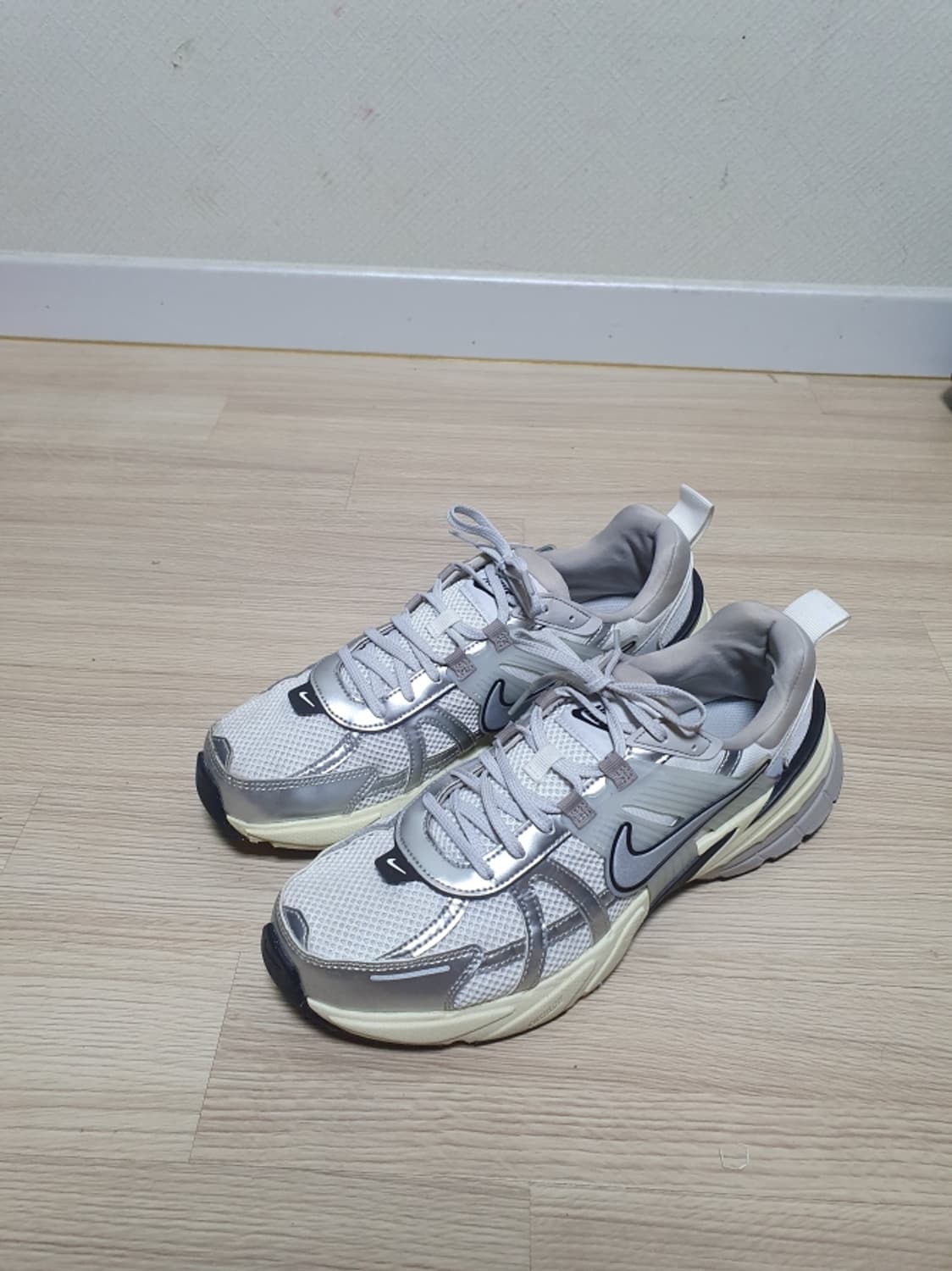 나이키 v2k 런 운동화 290 상품이미지4