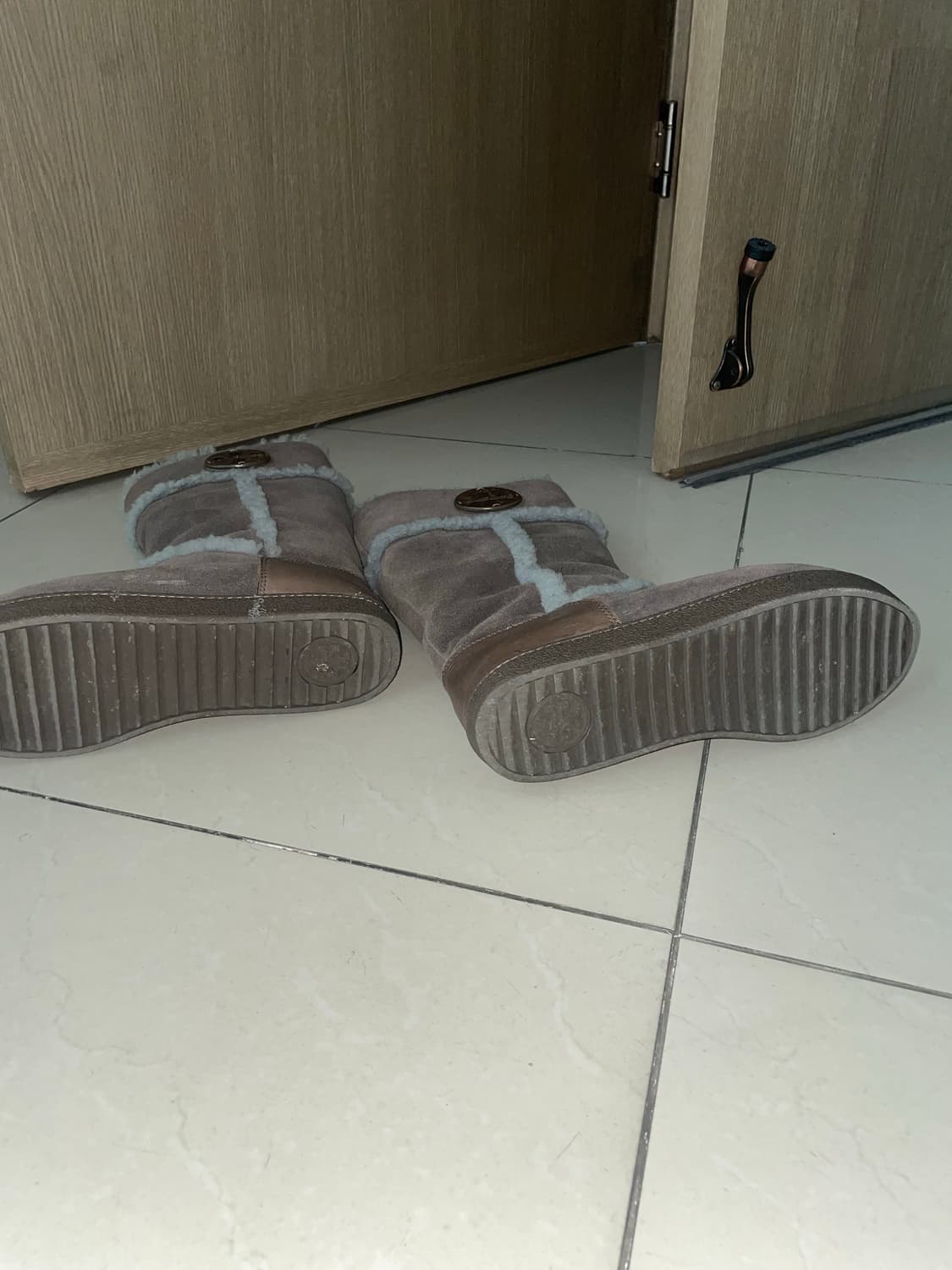 토리버치 한정판 시어링 부츠 상품이미지9