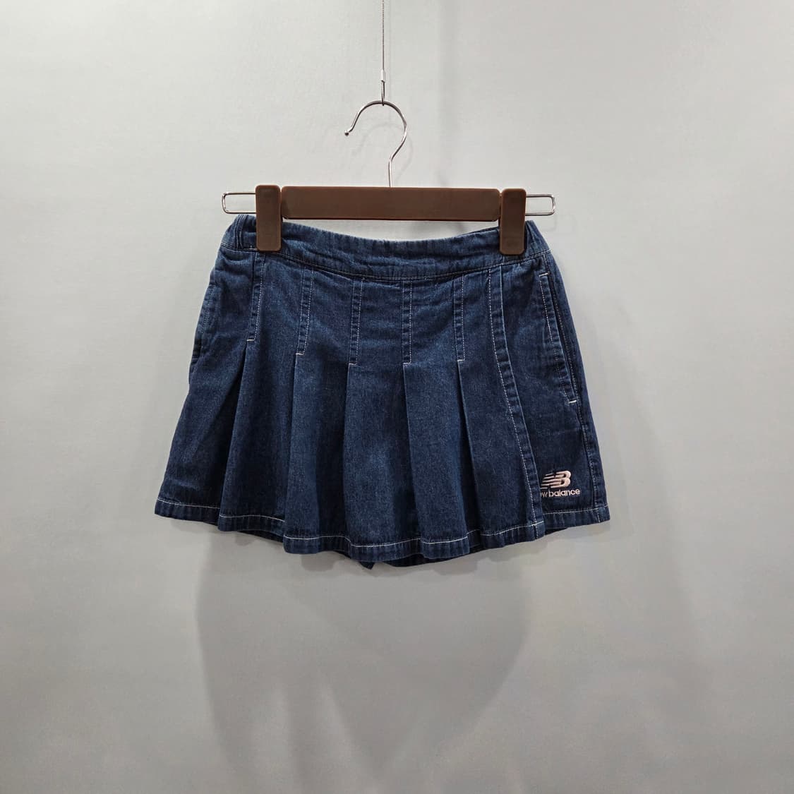 뉴발란스 여아 샴브레이 치마바지 120/5/6 상품이미지1