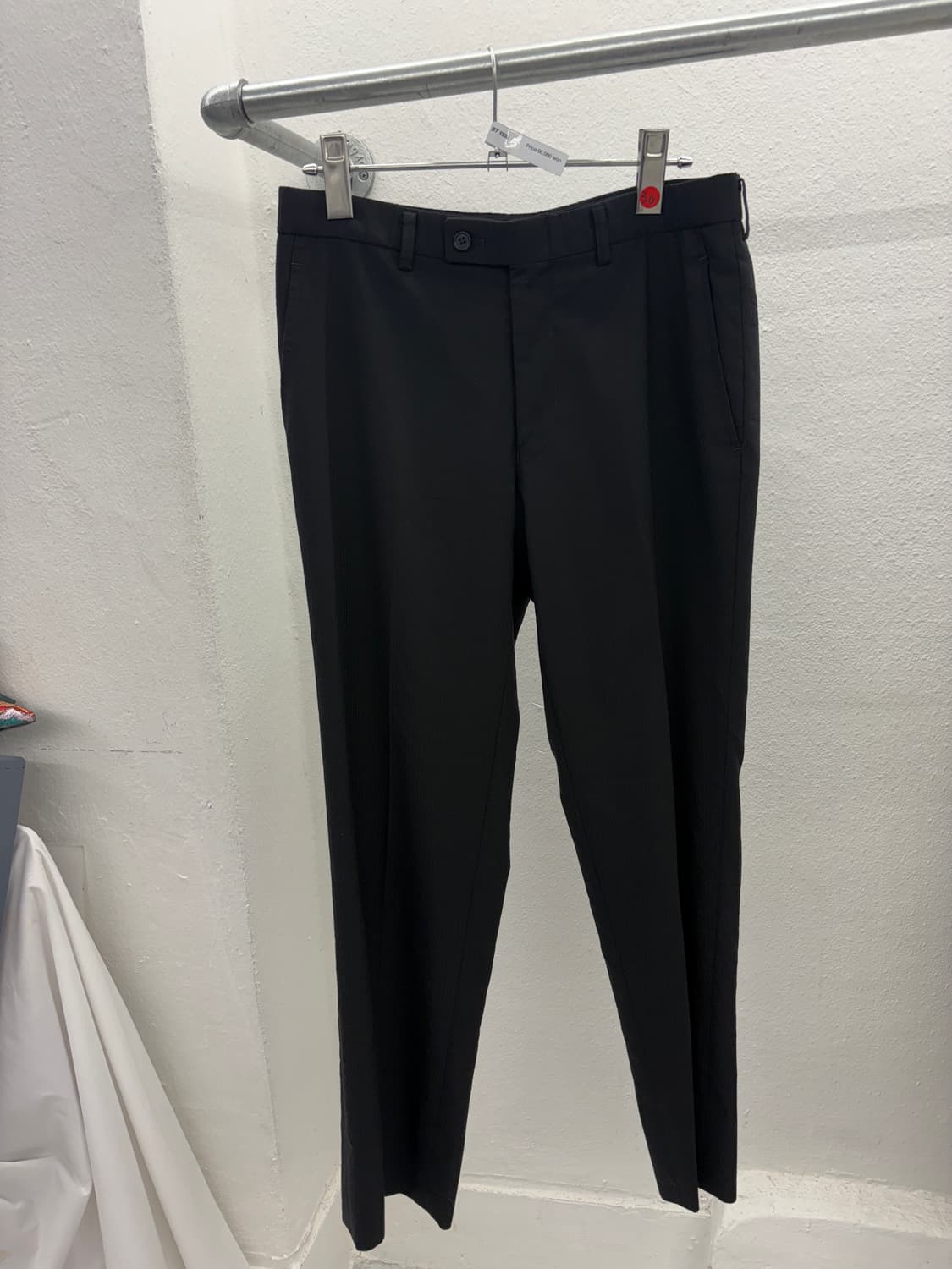 스트라이프 테이퍼드핏 슬랙스 상품이미지1