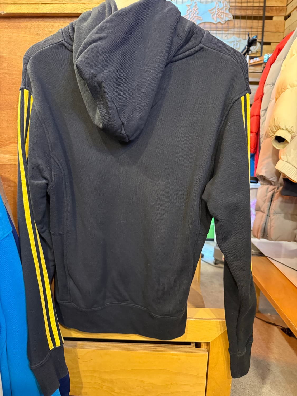 아디다스 옐로우 삼선 후드티 상품이미지3