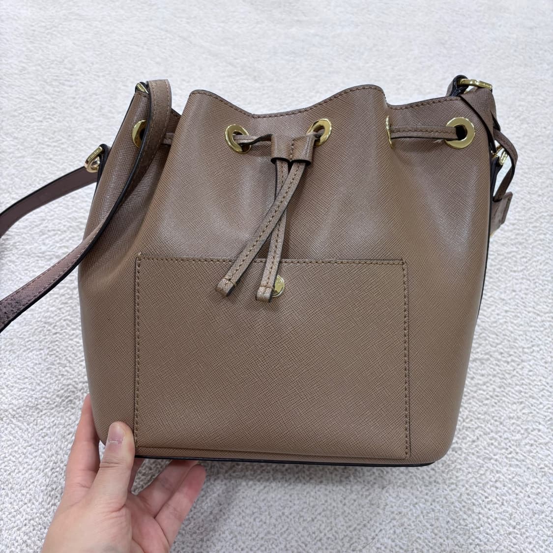 F 마이클코어스 버킷 스타일 크로스백 0415E 상품이미지1