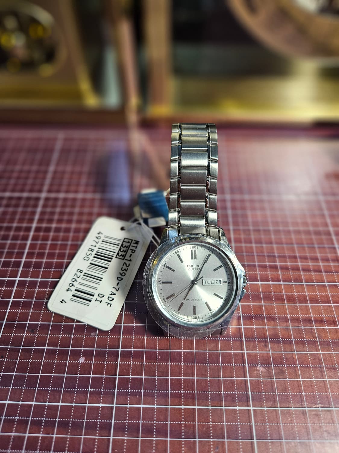 카시오 엔틱 메탈 손목시계 흰판 데이, 데이트 미사용 새제품 상품이미지3