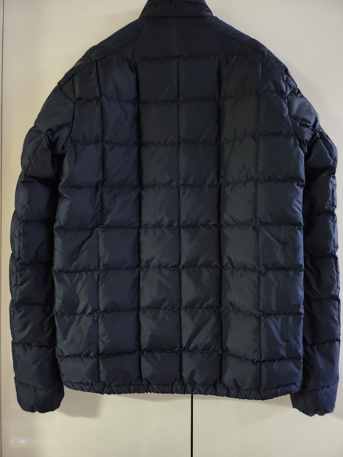 띠어리 남성 패딩 상품이미지2