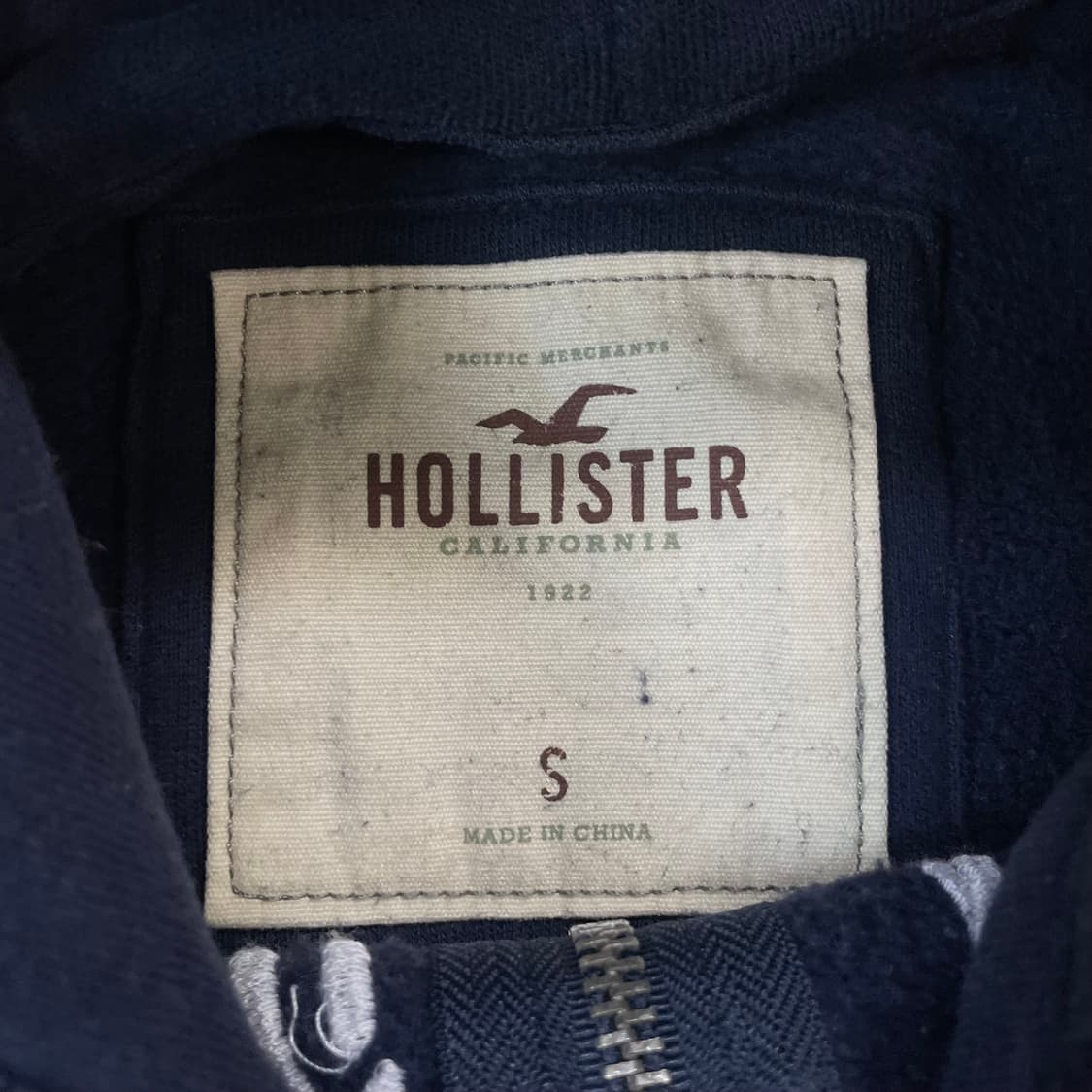 홀리스터 스펠 로고 후드집업 네이비 상품이미지4