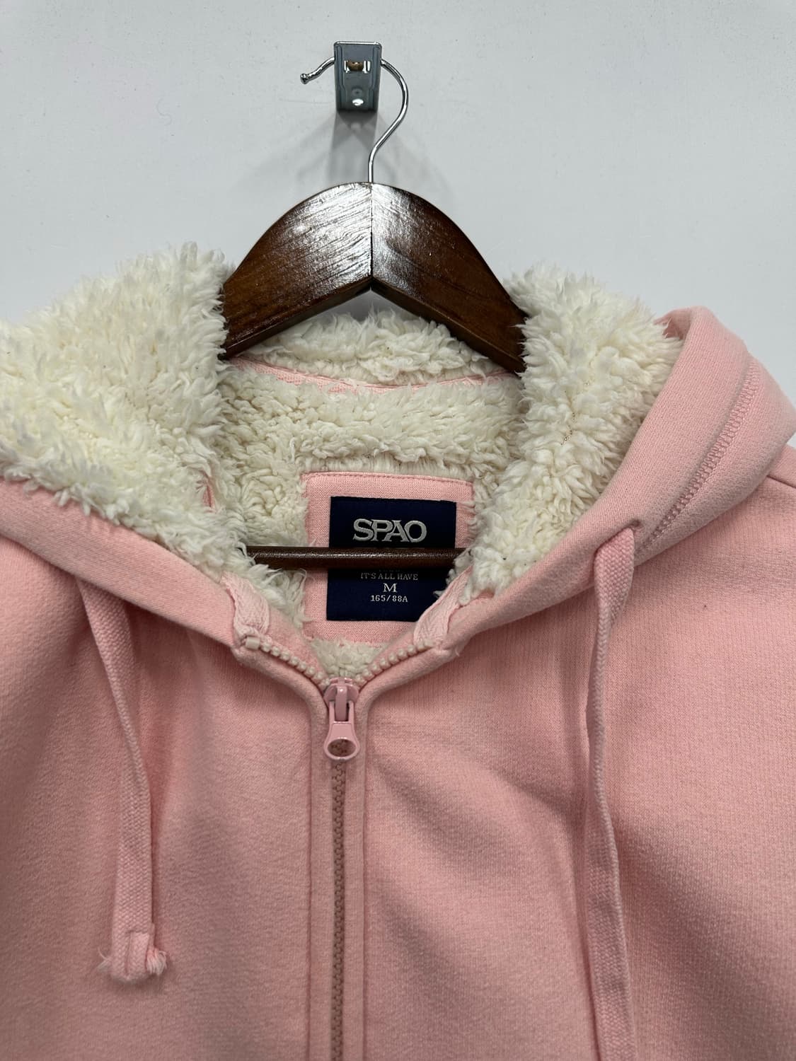 스파오 핑크 털후드집업 상품이미지2