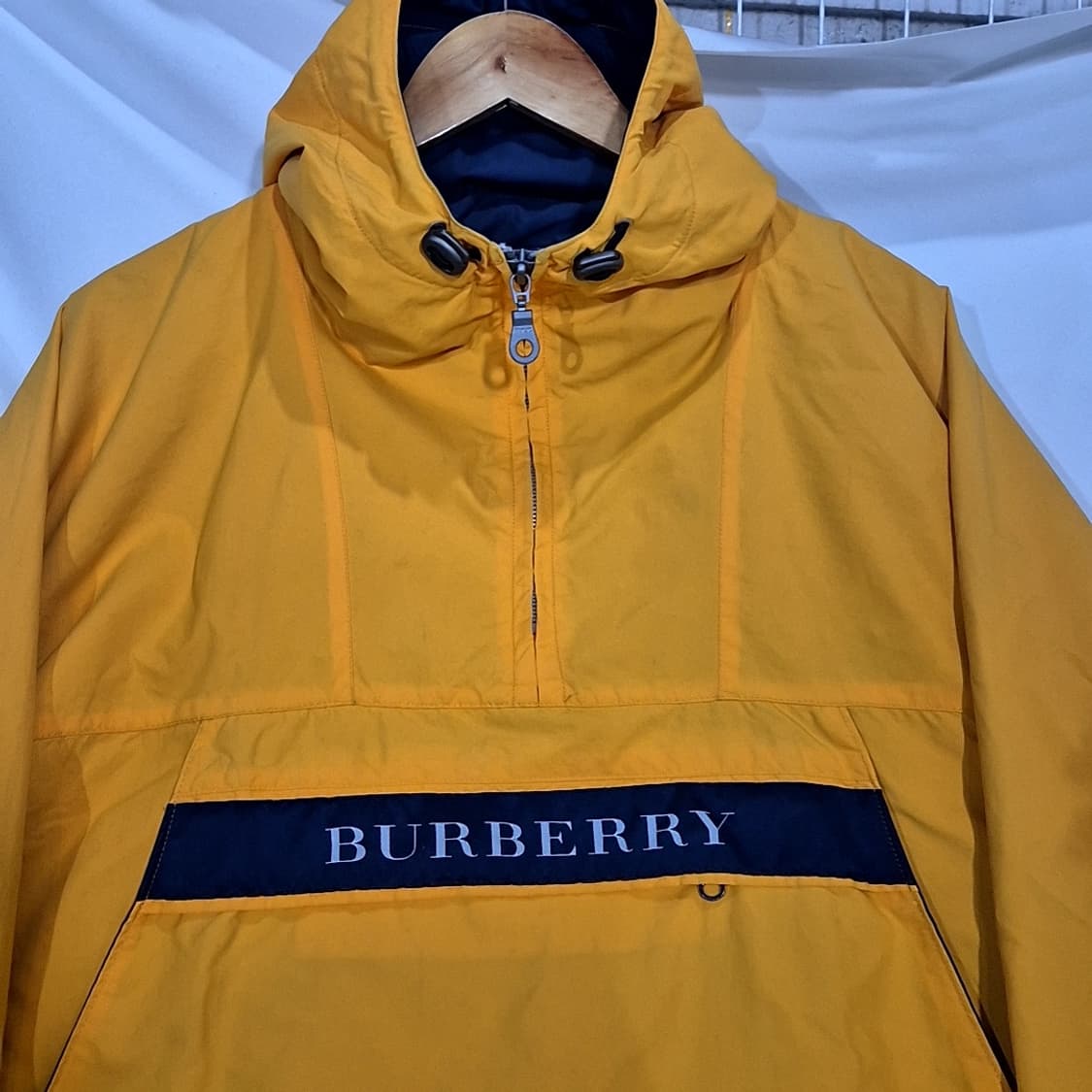 버버리 빅로고 풀오버 아노락  상품이미지2