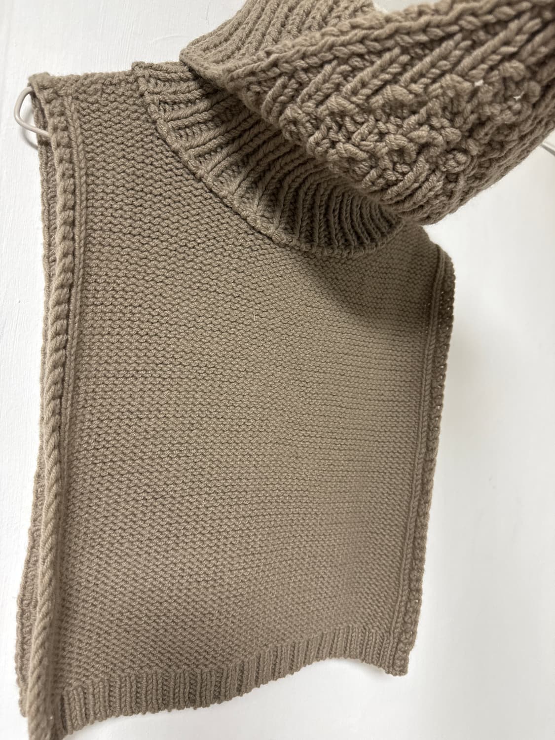 더솔로이스트 2017AW 울 반다나 넥워머 베이지컬러 상품이미지5