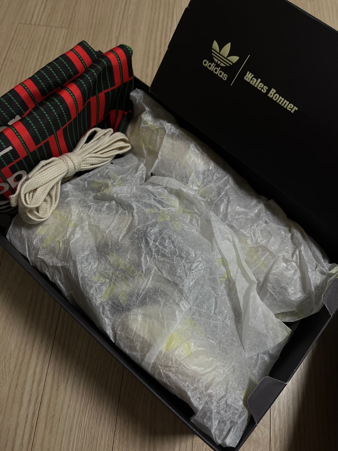 아디다스 x 웨일스 보너 포니 토널 삼바 크림 화이트 미스테리 브라운 상품이미지5