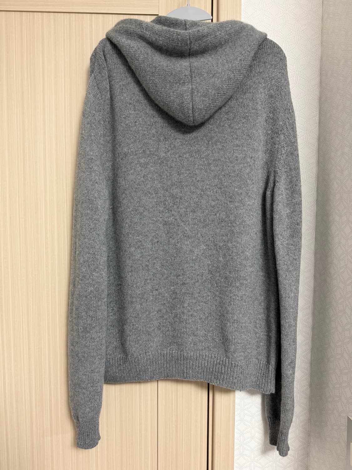 셀린느 트리옹프 자수로고 울 캐시미어 후드집업 상품이미지4