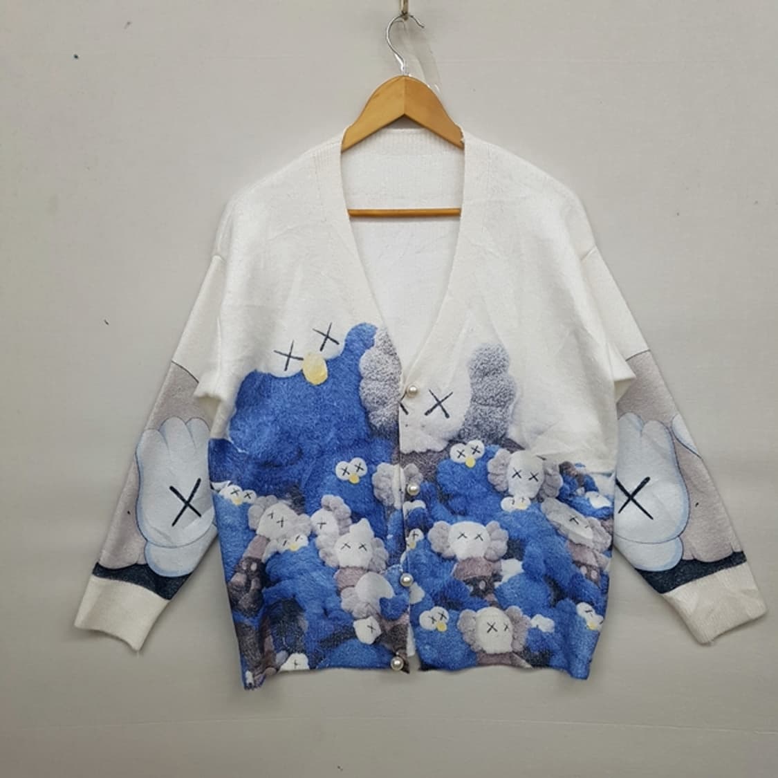 KAWS 프린트 가디건 상품이미지1