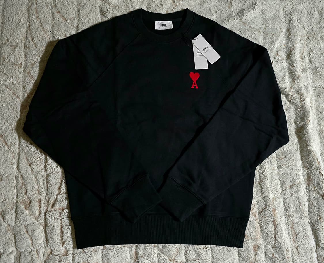 24fw 아미 스몰하트 맨투맨 티셔츠
블랙 색상 XL사이즈(국내105) 상품이미지1