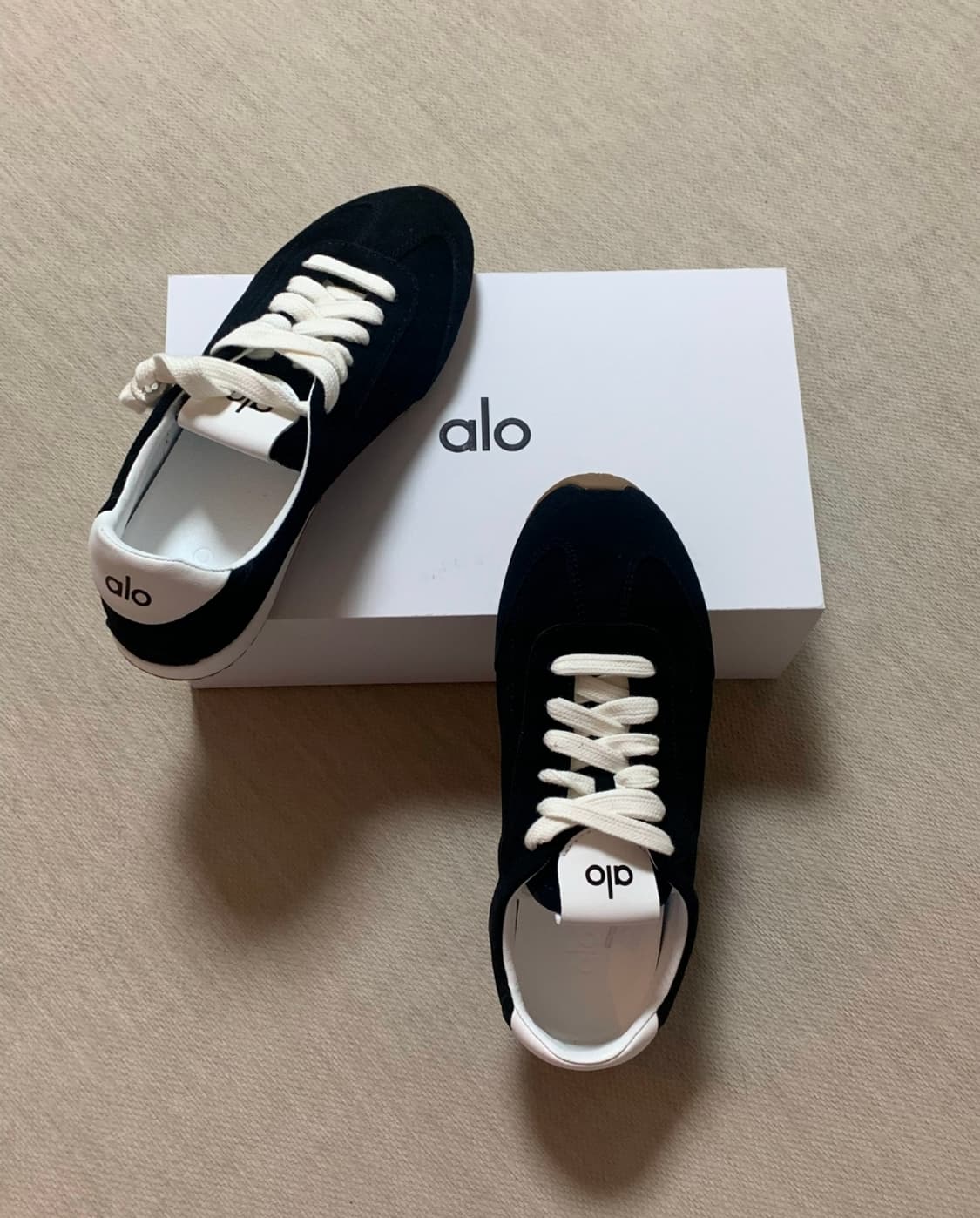 알로 선셋 스니커즈 상품이미지1