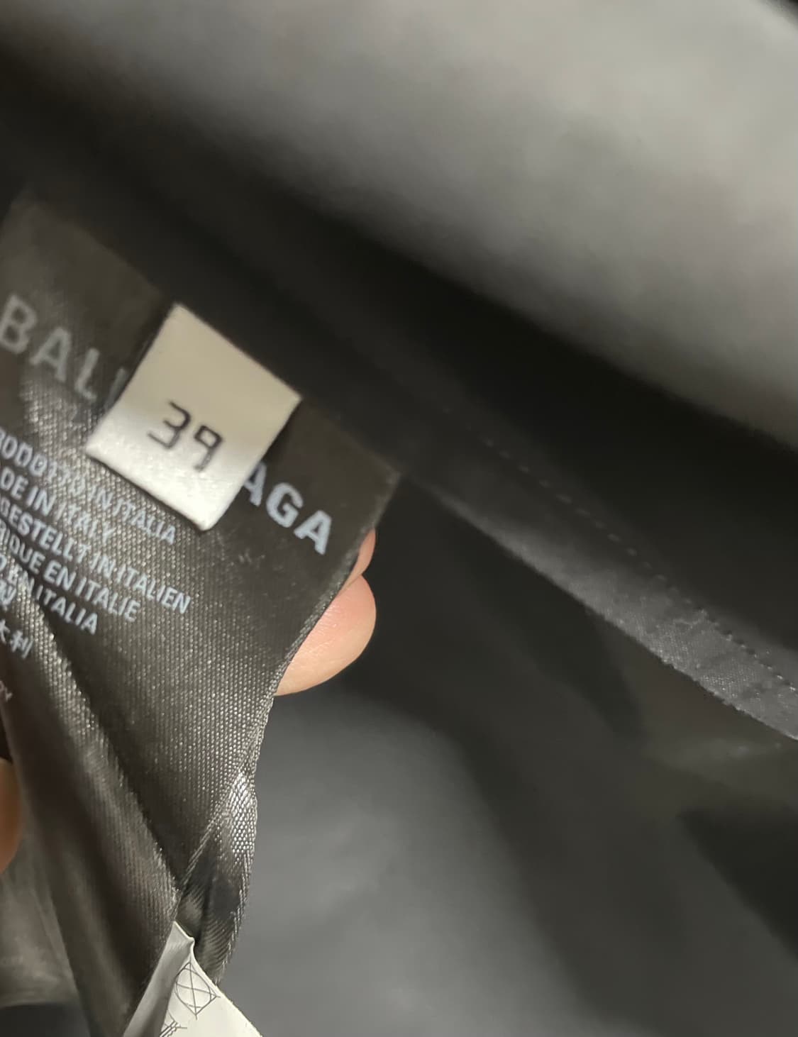 발렌시아가 남성 블랙셔츠 상품이미지4